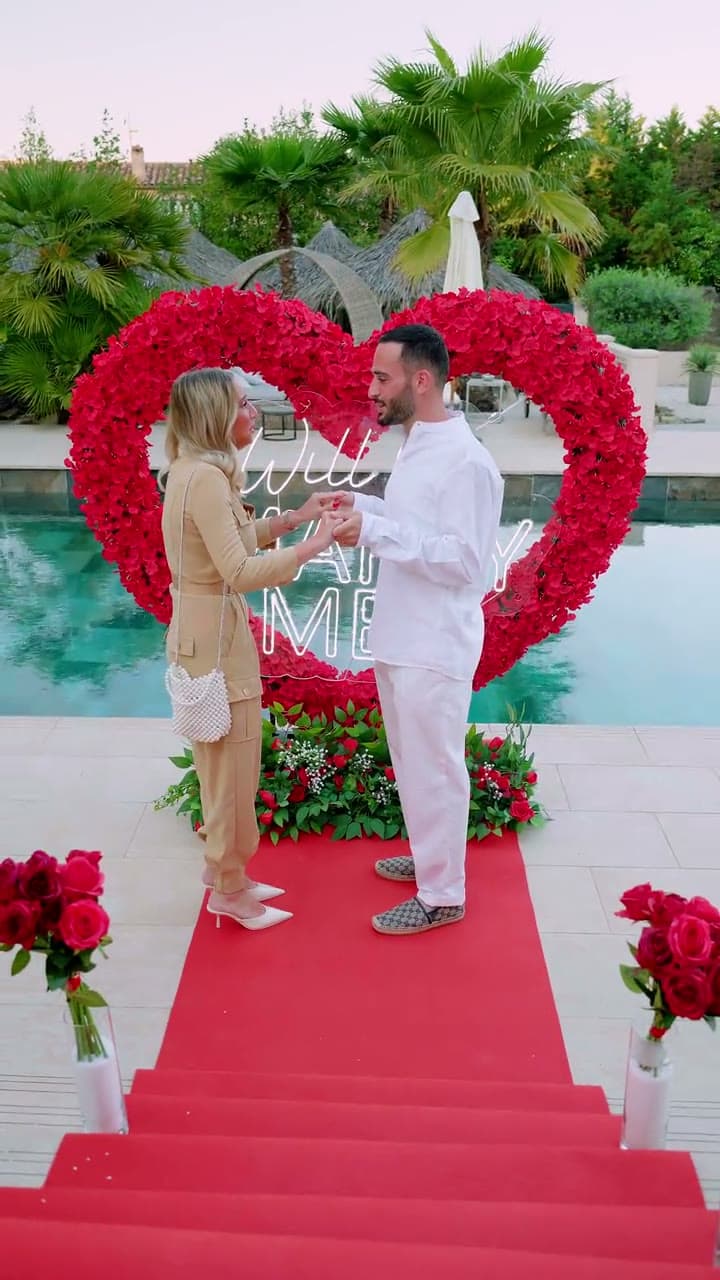 La demande de Max et Cindy à l'hôtel La Villa Dune