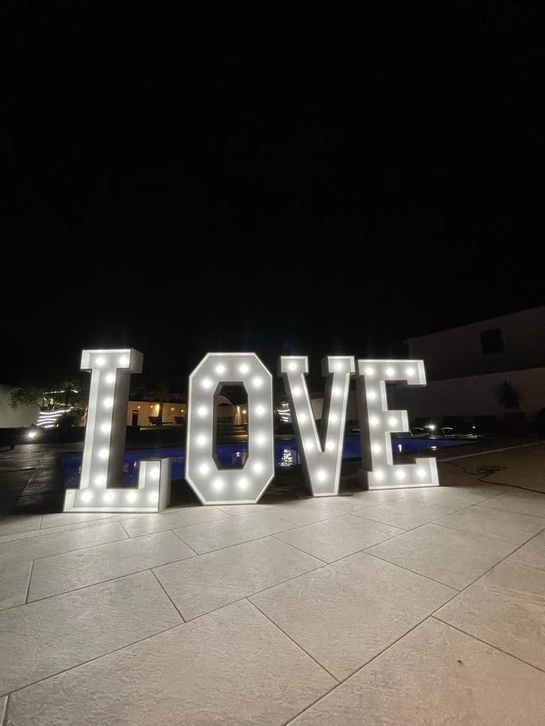 LOVE — décor pour une demande en mariage