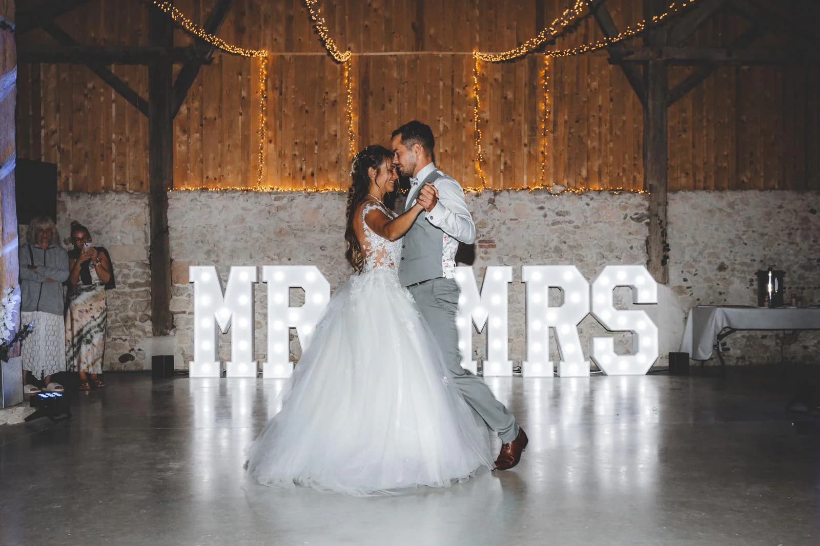 MR & MRS — décor pour une demande en mariage